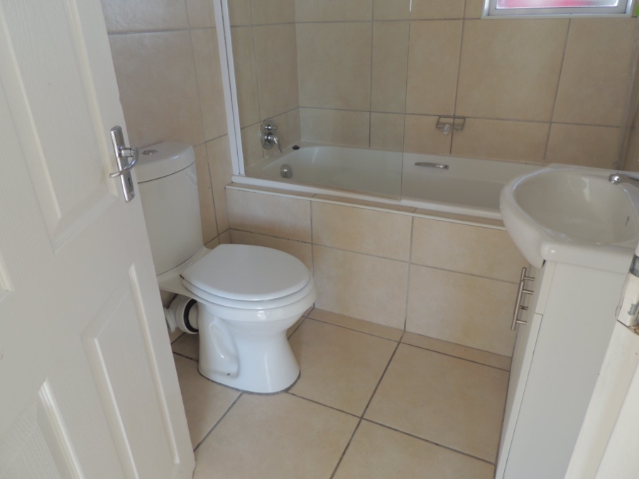 To Let 2 Bedroom Property for Rent in Stellendale Western Cape